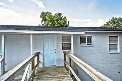 Building Photo - 230 Daffodil St