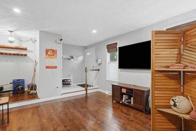 Building Photo - 852 Wellman Ave