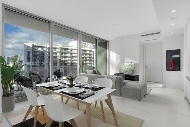 Building Photo - 300 Biscayne Blvd