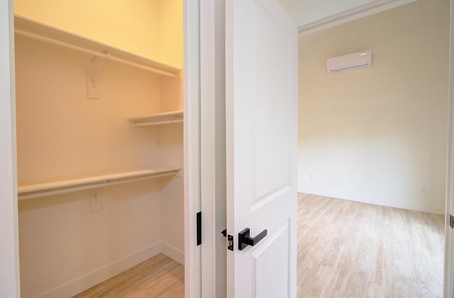 Building Photo - 1221 East Emma Drive