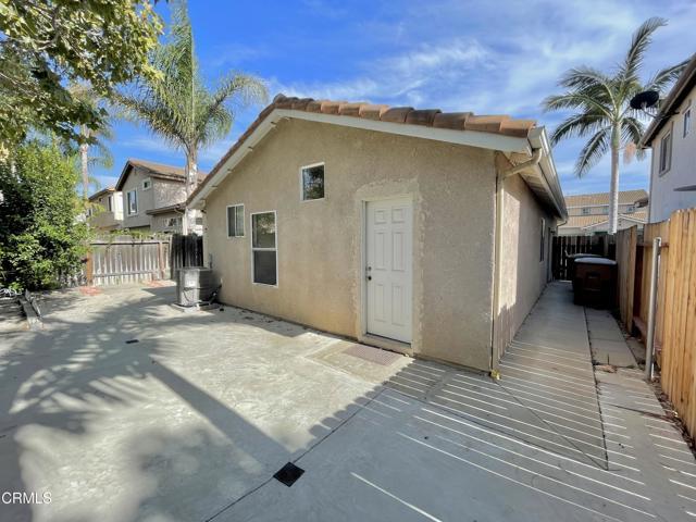 Building Photo - 425 Calle Mirasol