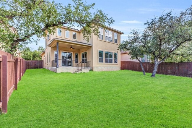 Building Photo - 6716 Vitruvius Dr