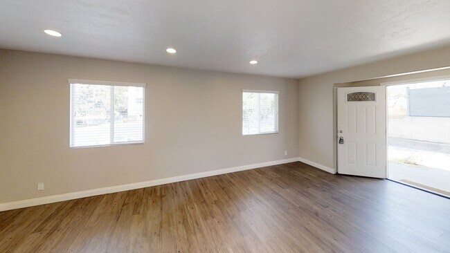 Building Photo - HUGE House on College! Quick Walk to Campus!