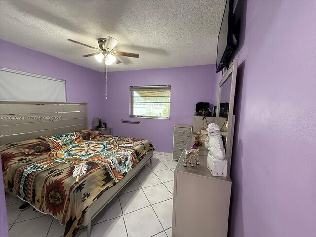 Building Photo - 8600 NW 57th Ct