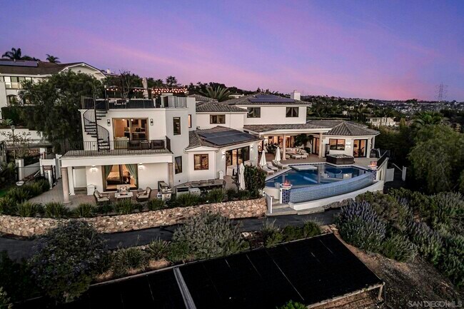 Building Photo - 7335 El Fuerte St