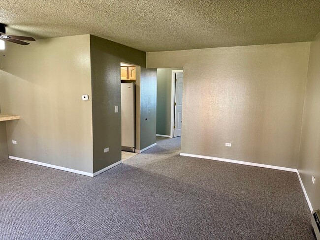 Building Photo - Charming 2BR Condo in Denver