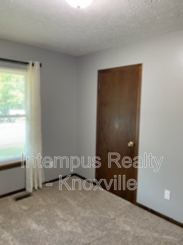 Building Photo - 6517 Bay Cir Dr