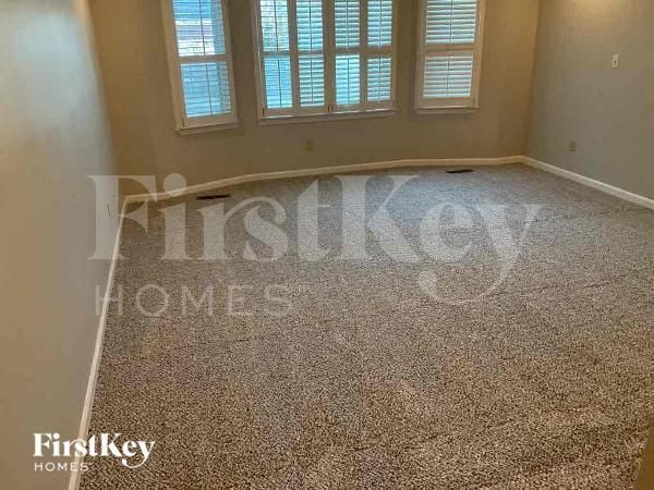Building Photo - 5812 Ashley Dr