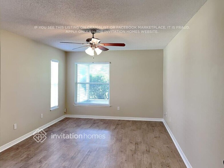 Building Photo - 4216 King Edward Dr