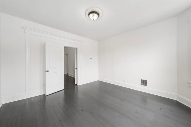Building Photo - 52 E 48th St