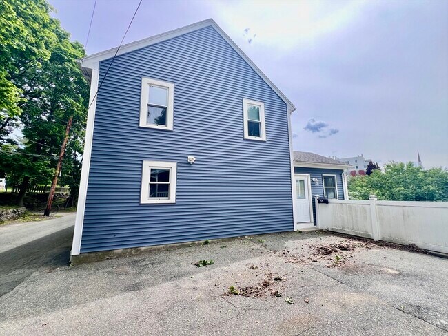 Building Photo - 15 1st St