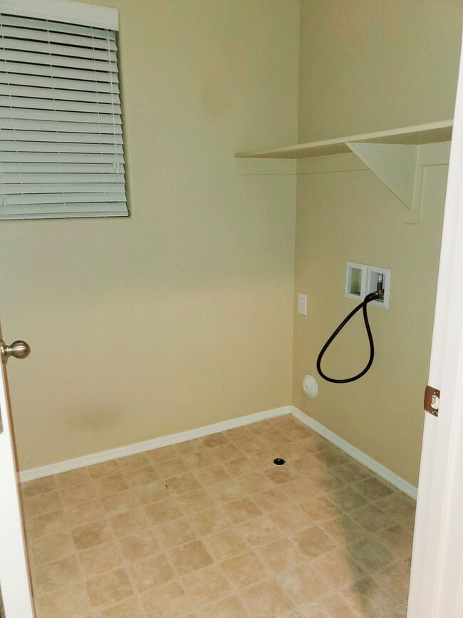 Building Photo - Power Ranch 3 Bedroom for Rent.