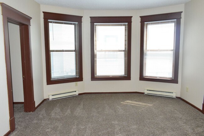 Building Photo - 1623 3rd Ave S