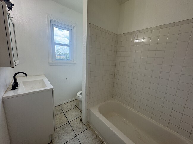 Building Photo - 2715 W 48th St