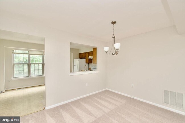 Building Photo - 6643 Medinah Ln