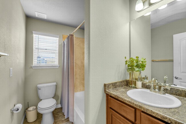 Building Photo - 6055 Meadowbank Ln