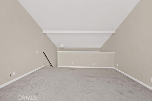 Building Photo - 75 Lakepines
