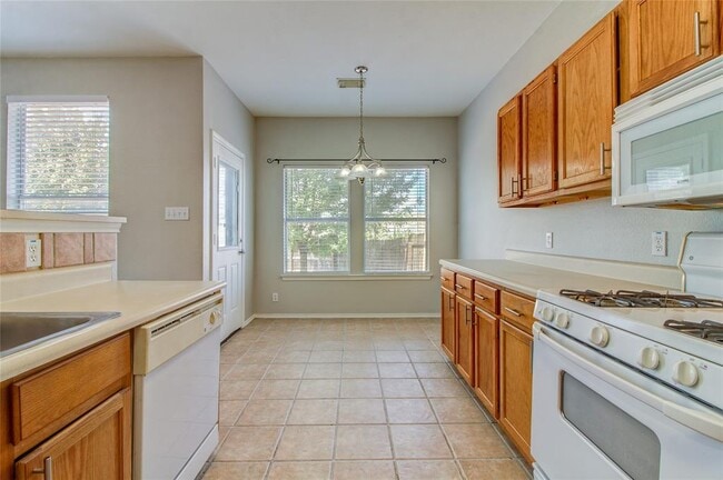 Building Photo - 2851 Southampton Way