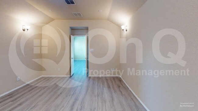Building Photo - 400 Plum Ct