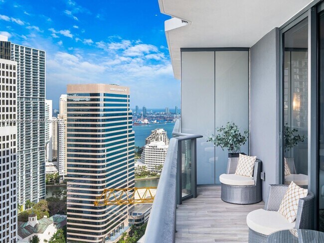 Building Photo - 801 S Miami Ave