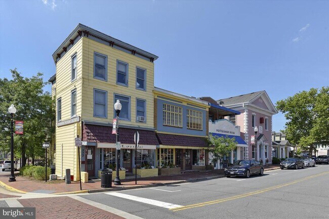 Building Photo - 13358 Sherwood Park Ln