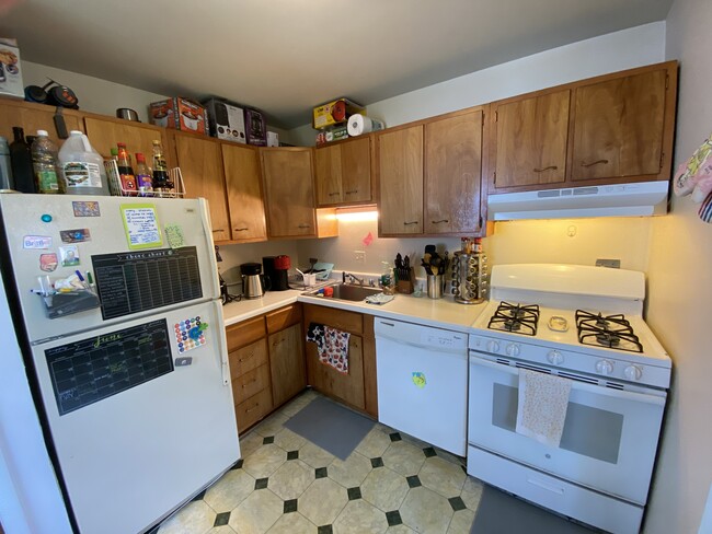 kitchen - 8711 36th Ave