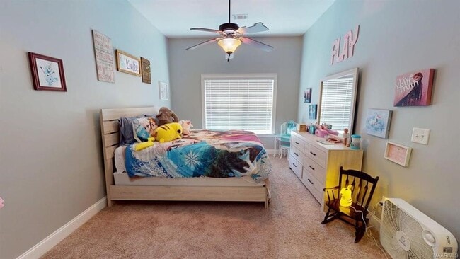 Building Photo - 440 Sydney Dr N