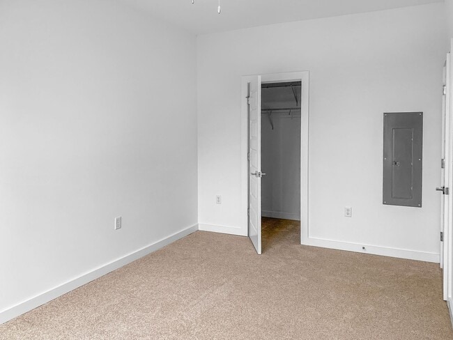 Building Photo - Gorgeous 3 Bed, 2 Bathroom in Manchester A...