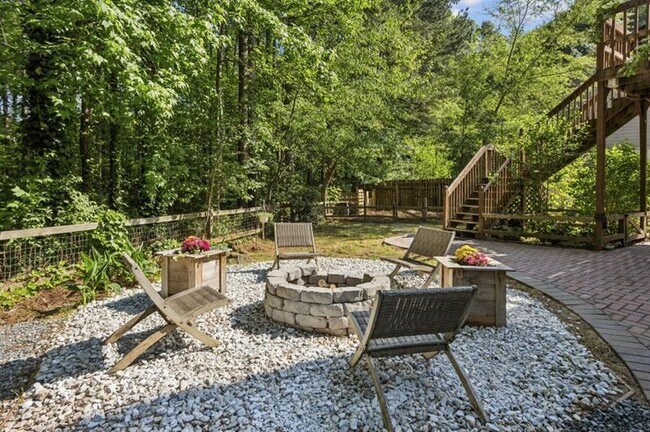 Building Photo - 4595 Stewart Reilly Dr