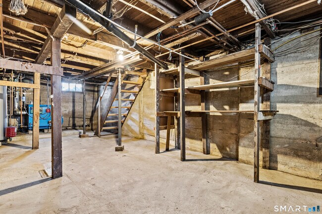 Building Photo - 14 High St