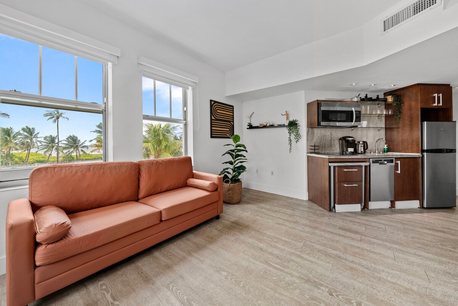 Building Photo - 1036 Ocean Dr