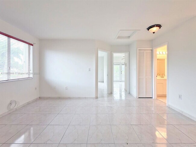 Building Photo - 7780 SW 160th Ave