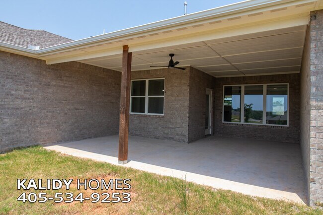 Building Photo - 17584 Salma Rd