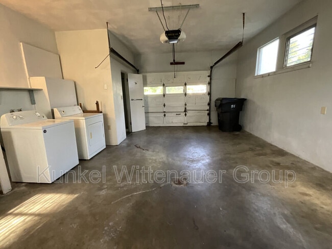 Building Photo - 1724 McClintock Ave