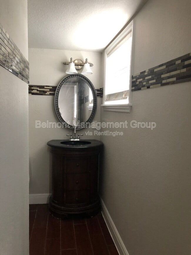 Building Photo - 1400 Eudora Rd