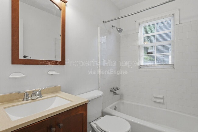 Building Photo - 3322 Woodrow Ave