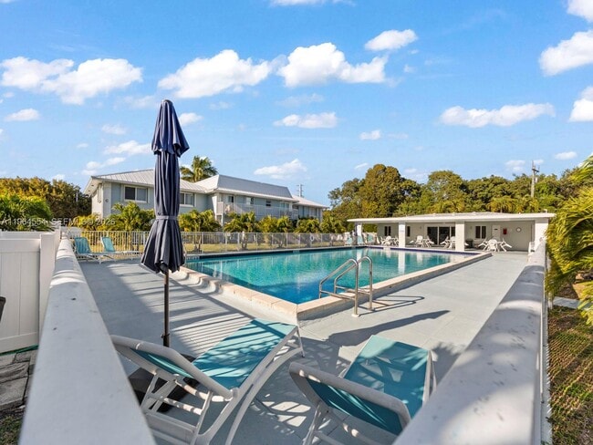 Building Photo - 40 High Point Rd