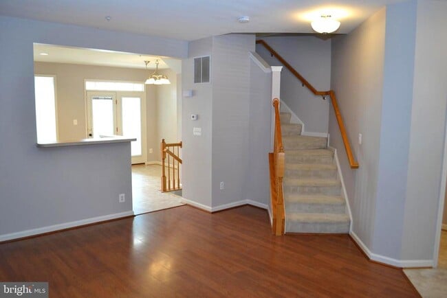 Building Photo - 1725 Emory St