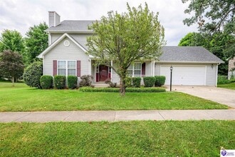 Building Photo - 1802 Oriole Dr