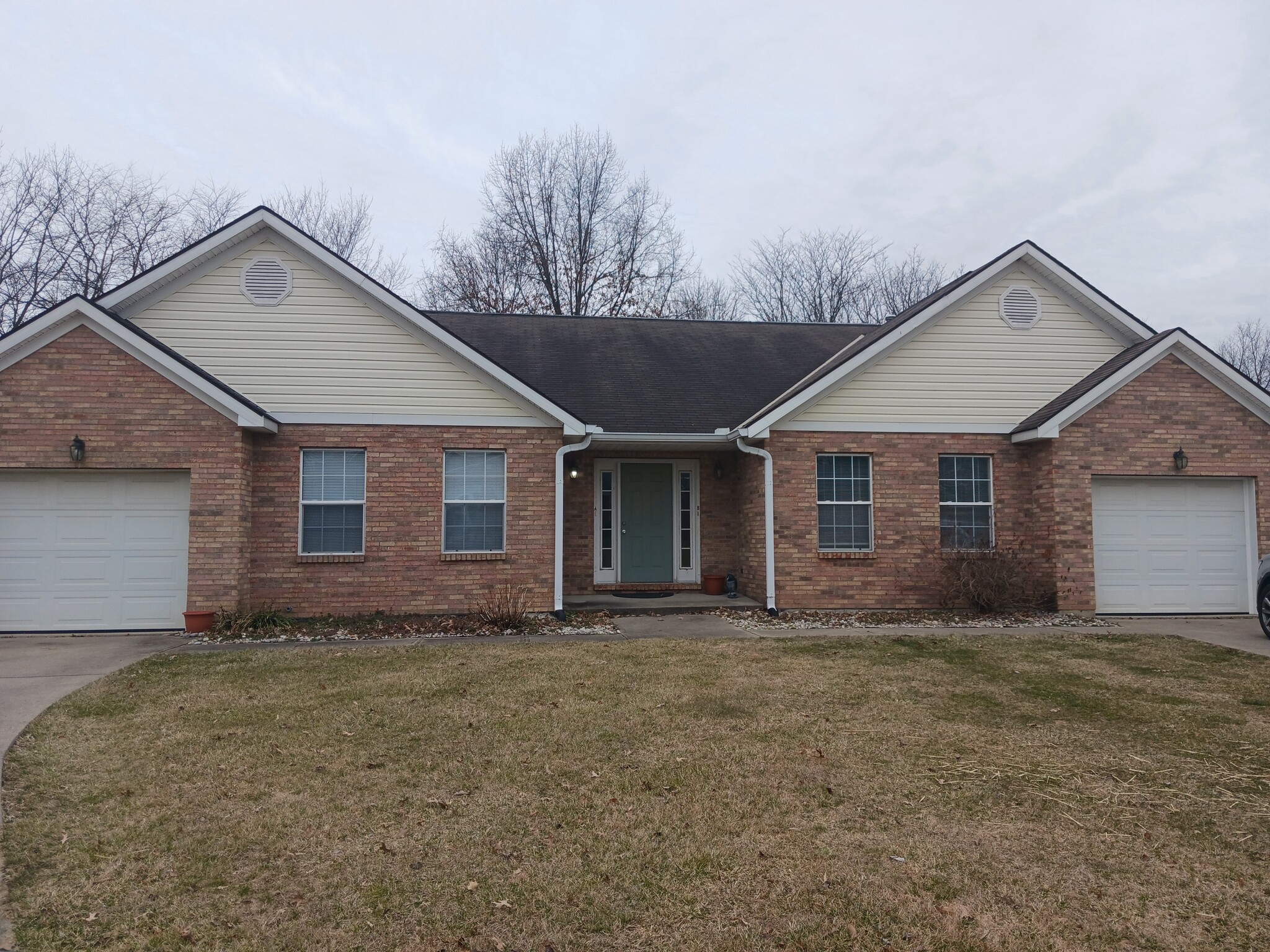 Building Photo - 799 Tamarack Ct