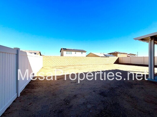 Building Photo - 14173 Mustang Cir