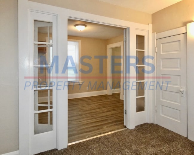 Building Photo - 515 Plymouth St