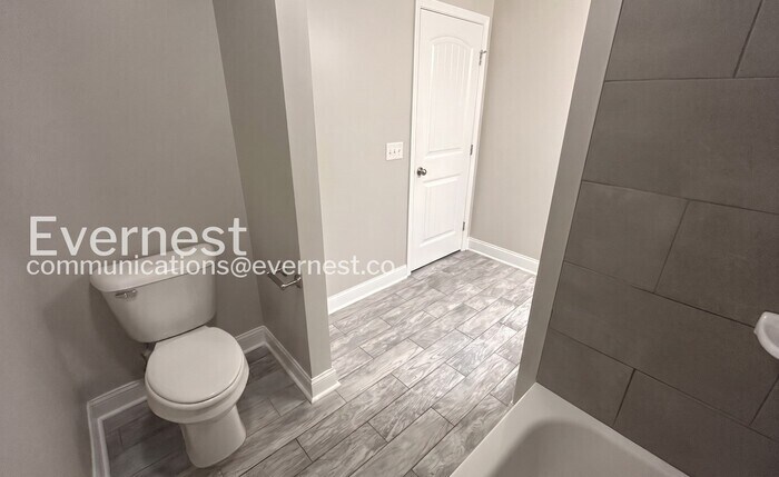 Building Photo - 506 Eastboro Dr