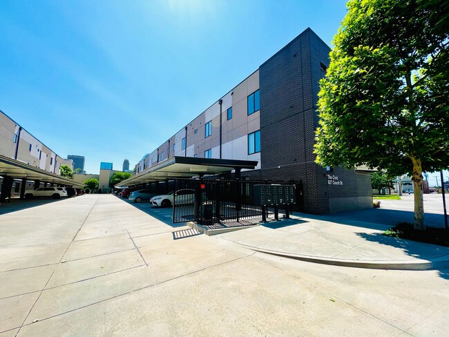 Building Photo - Large, Two-Story Condo in Downtown OKC, Civc Centre Flats!!