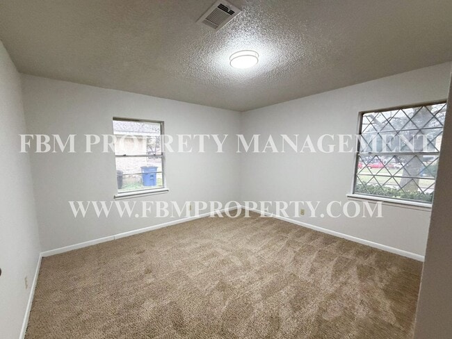 Building Photo - 1608 Nichols St