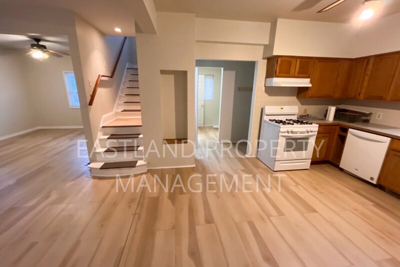 Building Photo - 1966 Burr St