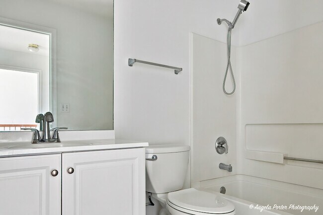 Building Photo - 376 N Patriot Dr