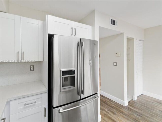 Building Photo - 390 NW 86th Pl