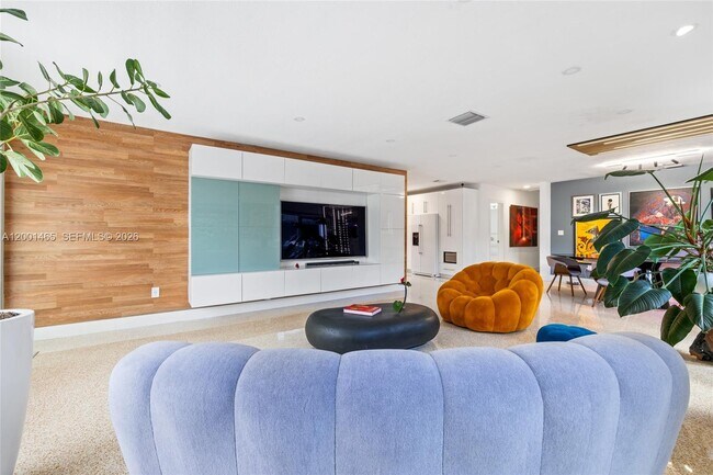 Building Photo - 2121 Red Rd