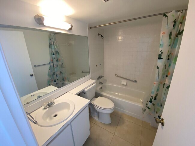 Building Photo - 1107 Green Pine Blvd